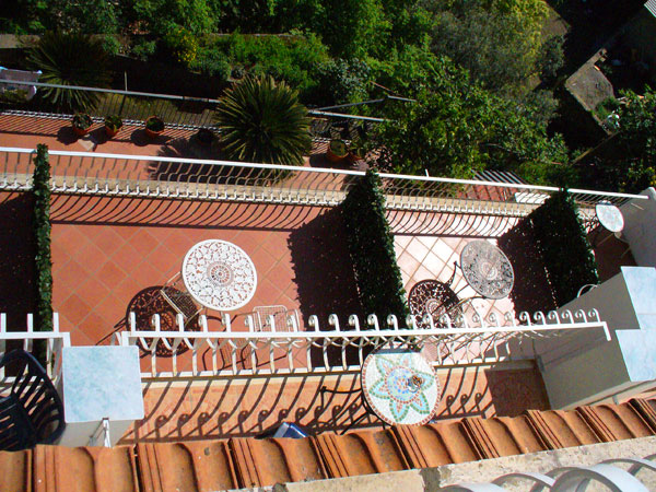 Residence a Positano Villa Verde, la struttura gode di una superba posizione panoramica ed  circondata dal verde